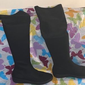 Casual for work or a night out.